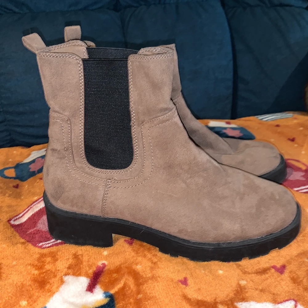 Khaki Old Navy Ankle Boots sz 8